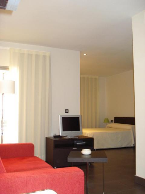 Archybal Apartamentos Turisticos Y Suites Арчена Экстерьер фото